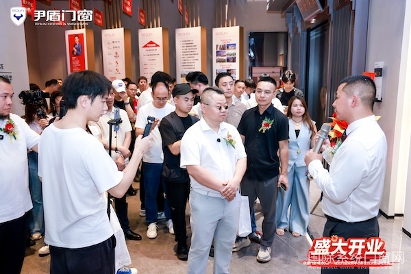 展厅讲解.jpg
